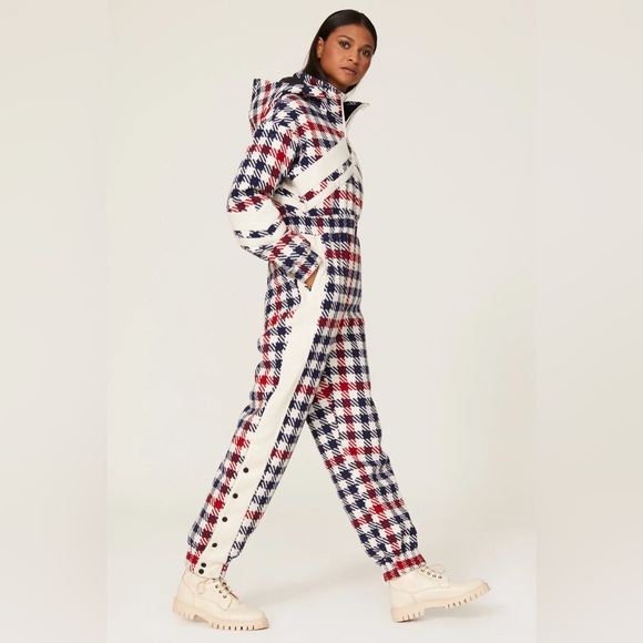 Perfect Moment ski suit / one piece snowsuit - Picture 2 of 8